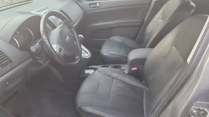 Nissan Sentra   - 2012