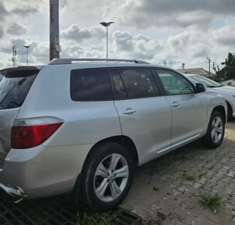 Toyota Highlander   - 2008