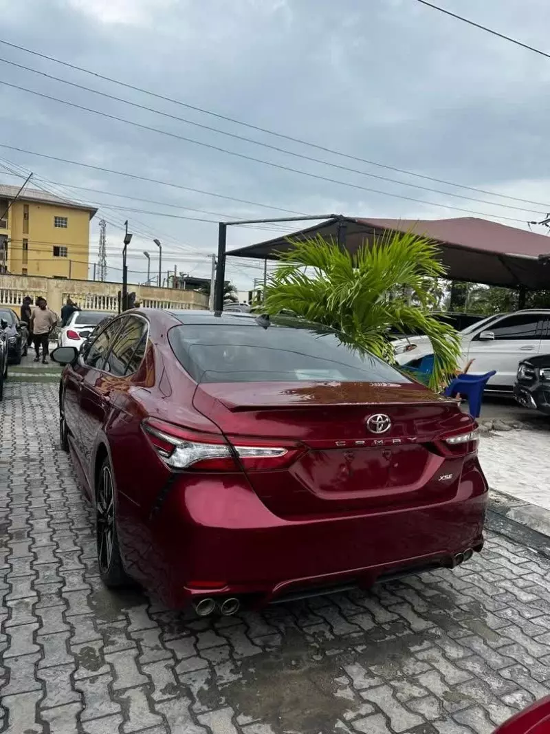 Toyota Camry   - 2018