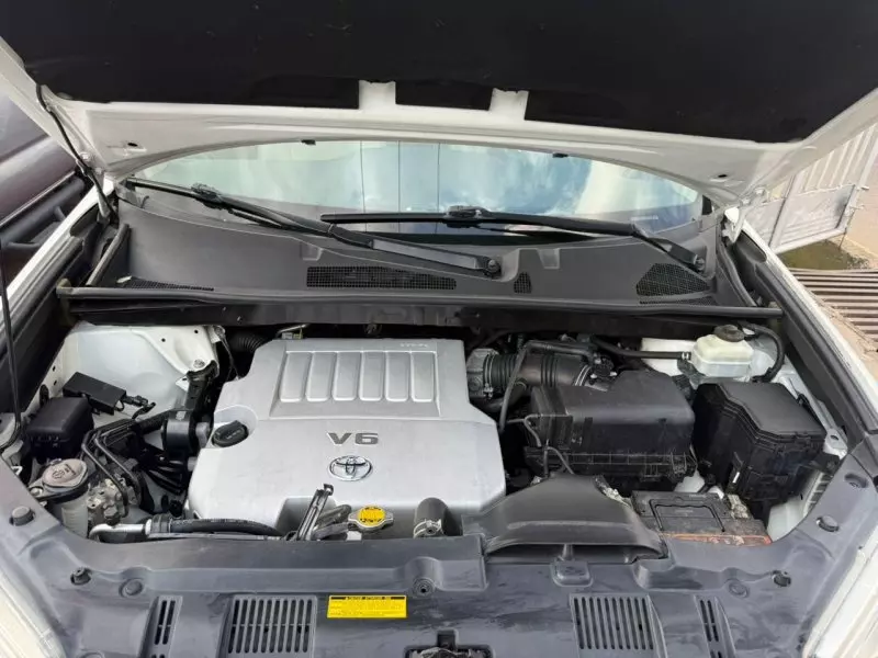 Toyota Highlander   - 2012