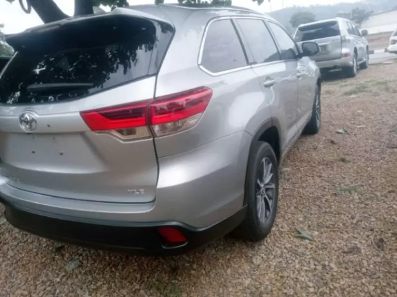 Toyota Highlander   - 2017