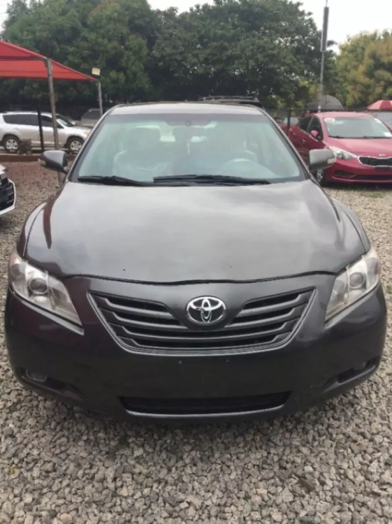 Toyota Camry   - 2009