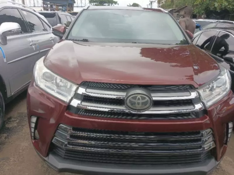 Toyota Highlander   - 2020