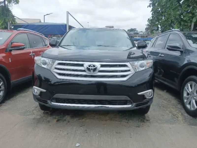 Toyota Highlander   - 2013