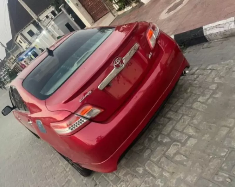 Toyota Camry   - 2012