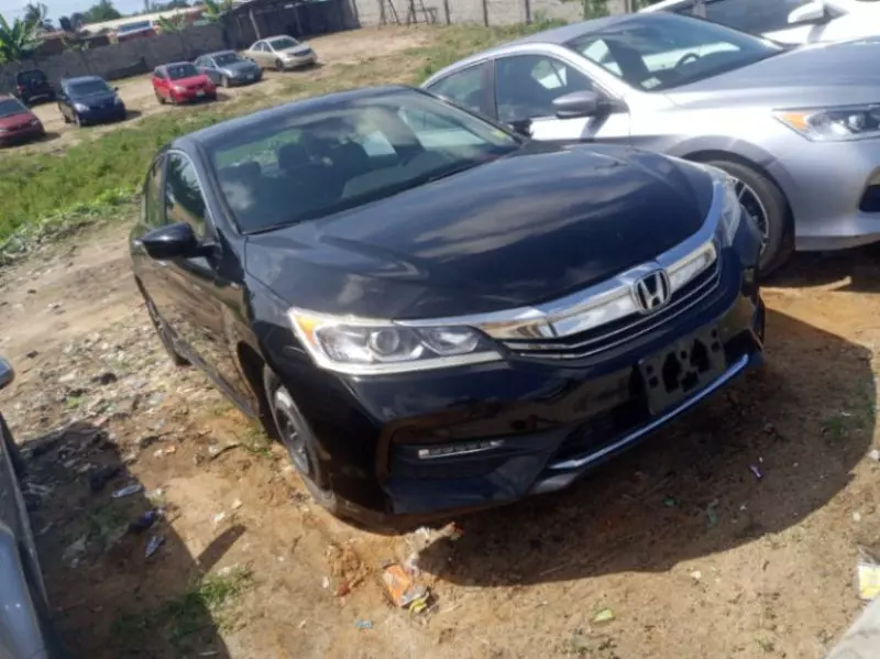 Honda Accord   - 2017