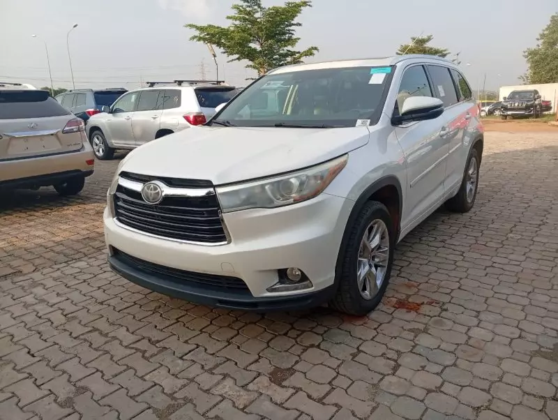 Toyota Highlander   - 2015
