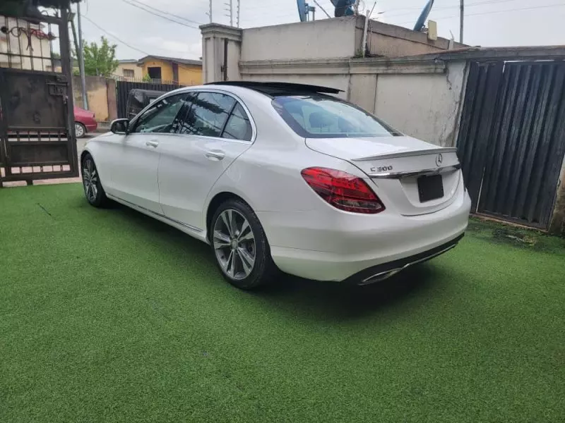 Mercedes-Benz C 300   - 2015