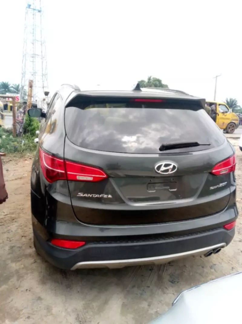Hyundai Santa FE   - 2014
