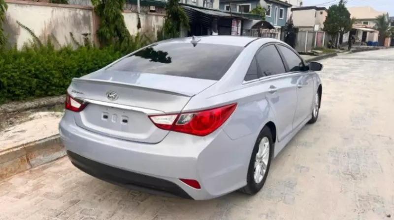 Hyundai Sonata   - 2014