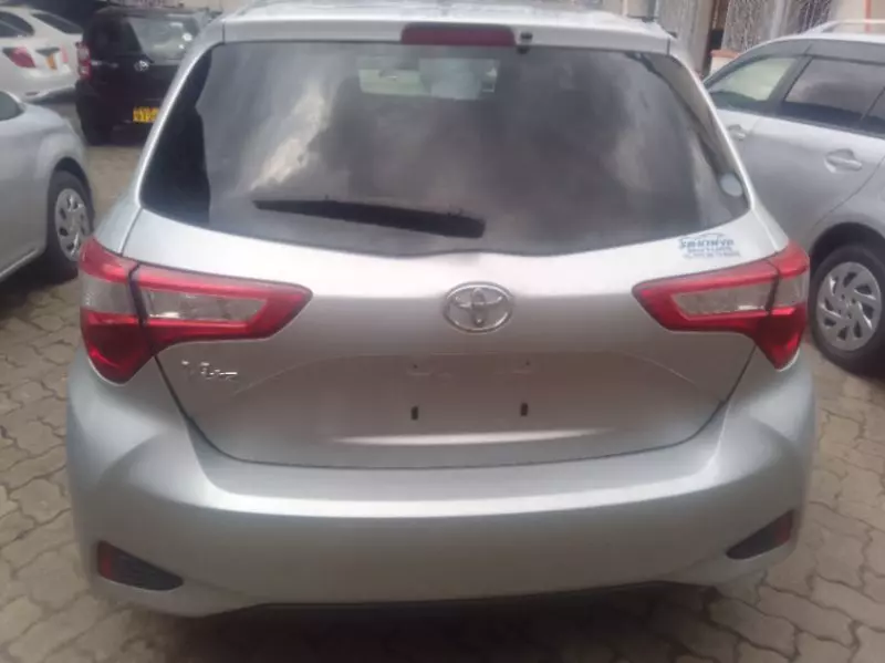 Toyota Vitz   - 2016