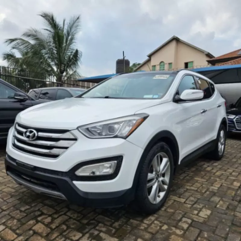 Hyundai Santa Fe   - 2015