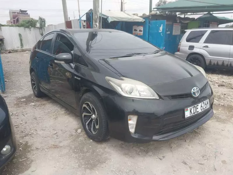 Toyota Prius   - 2014