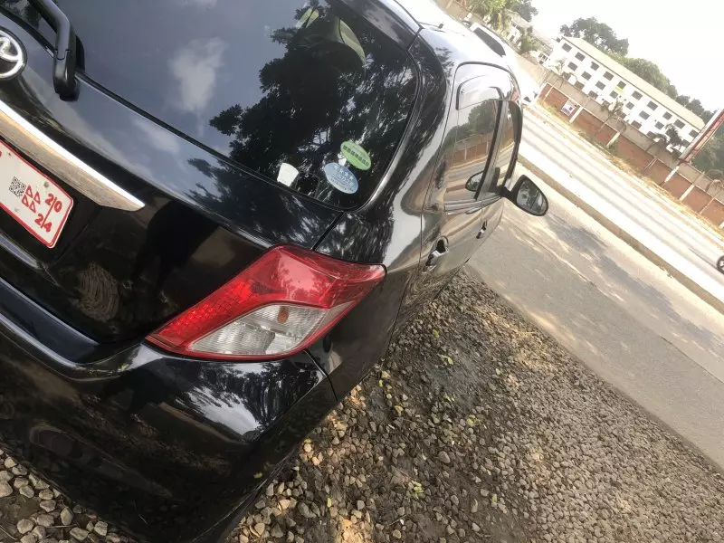Toyota Vitz   - 2012