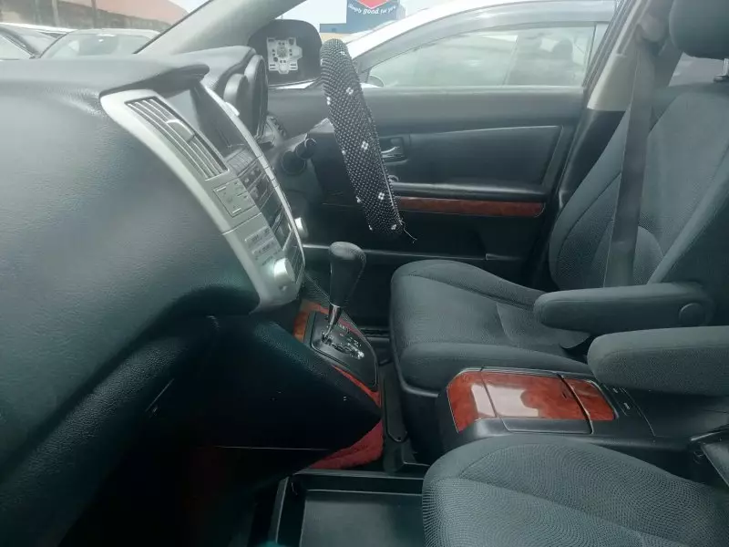 Toyota Harrier   - 2011