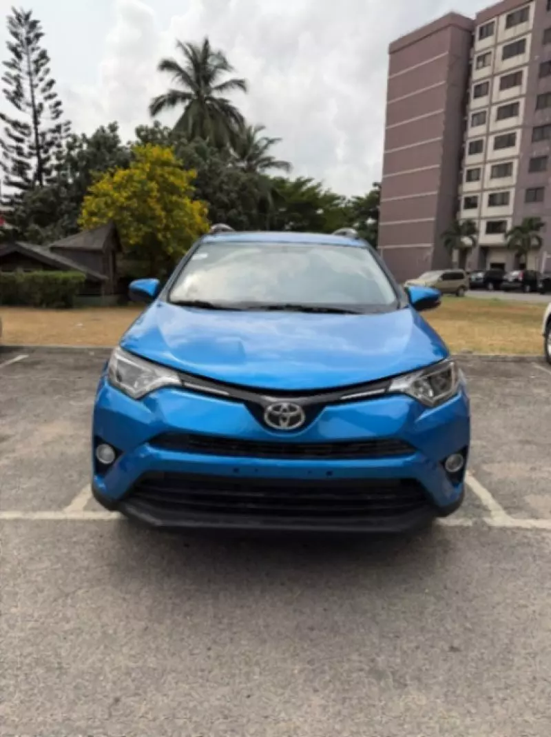 Toyota RAV4   - 2016