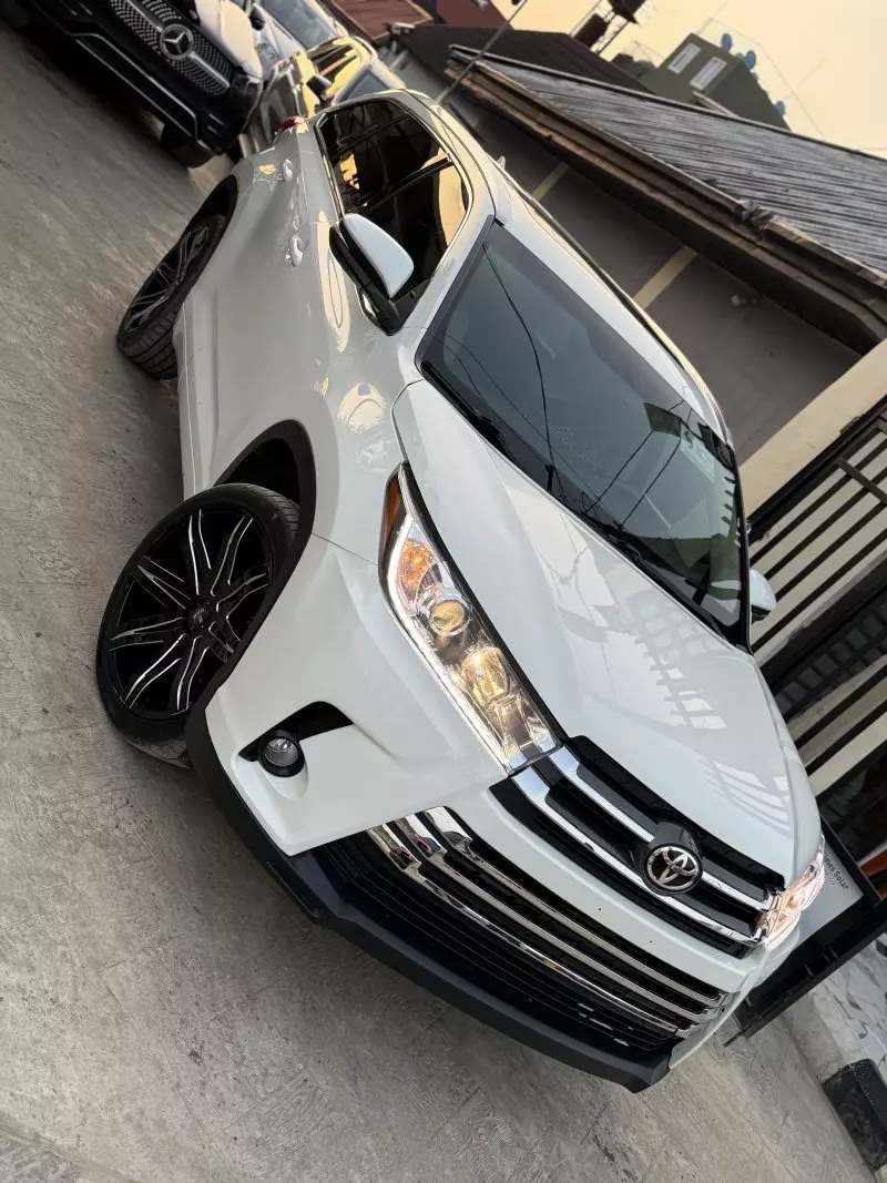 Toyota Highlander   - 2015