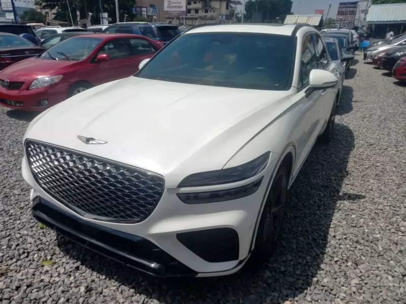 Hyundai Genesis   - 2020