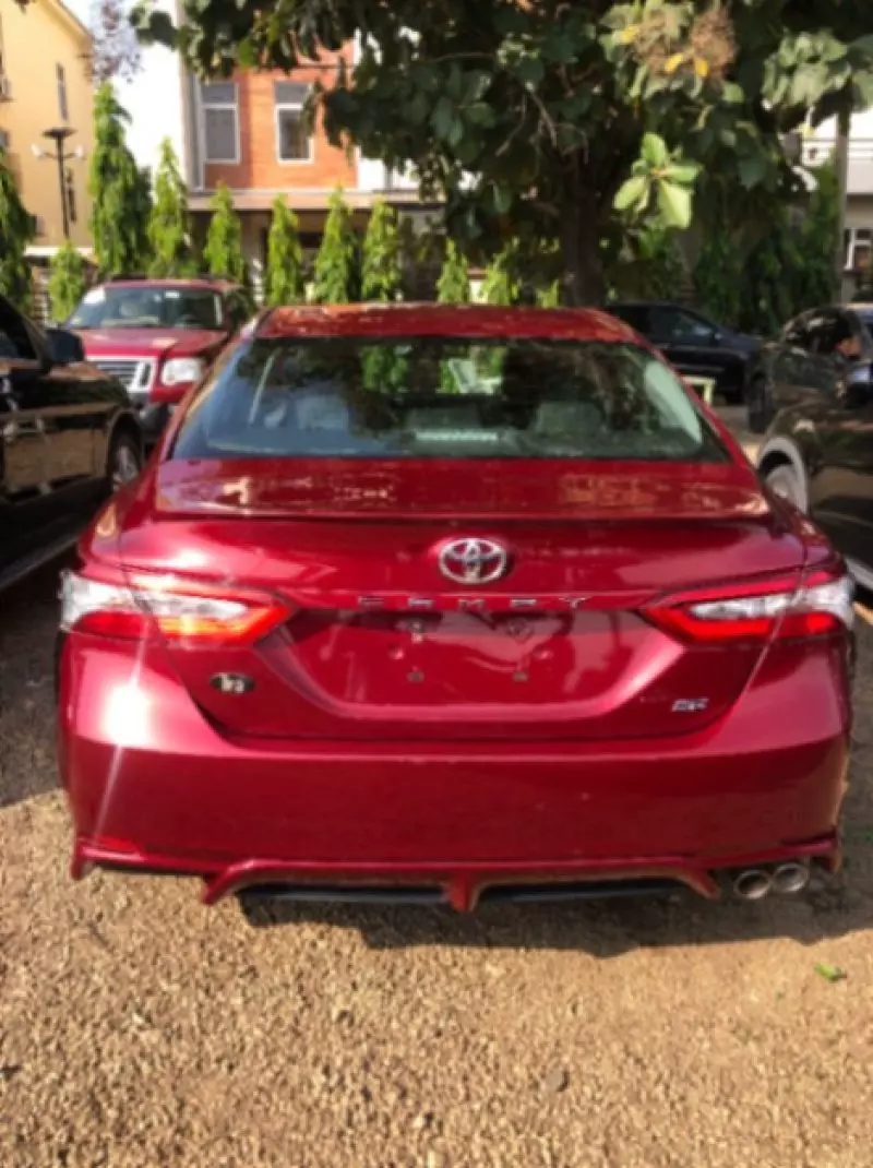 Toyota Camry - 2018