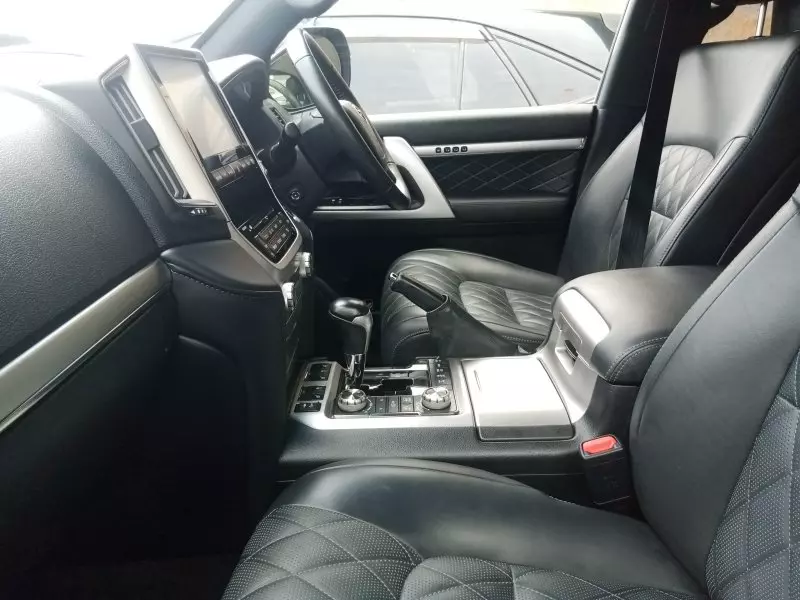 Toyota Landcruiser  V8   - 2019