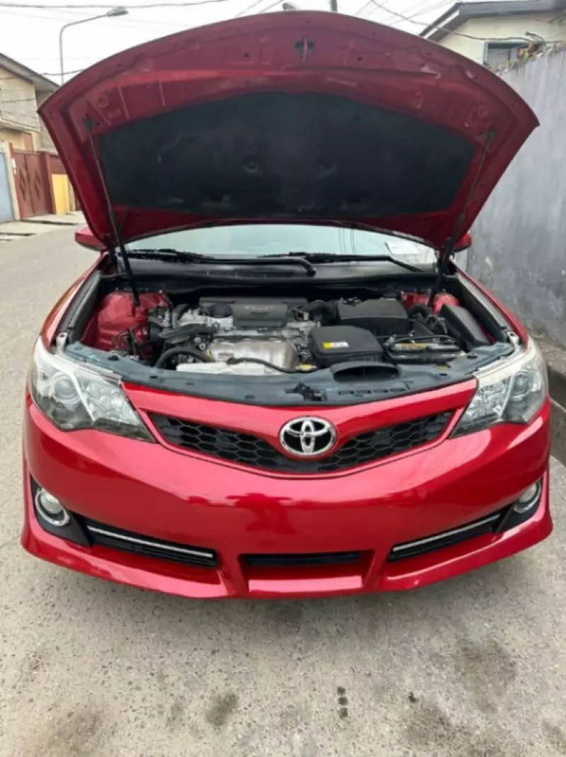 Toyota Camry - 2013