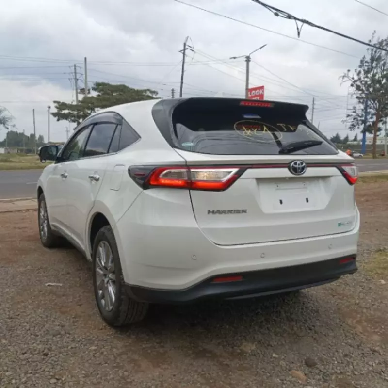 Toyota Harrier   - 2018