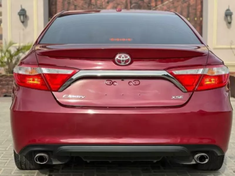 Toyota camry   - 2015