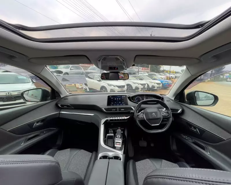 Peugeot 3008   - 2018