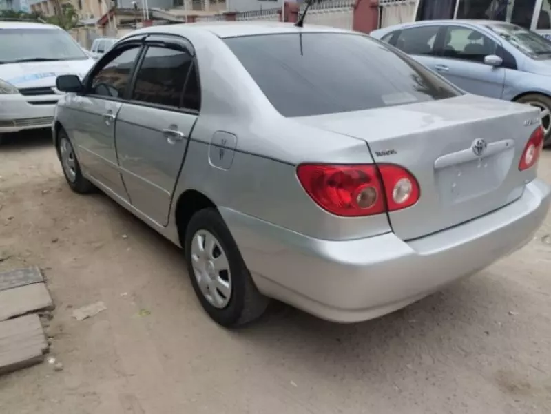 Toyota Corolla   - 2004