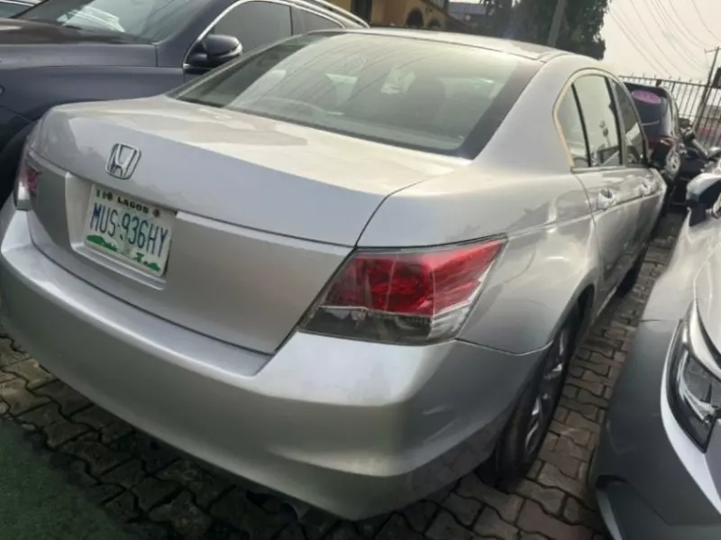 Honda Accord   - 2009