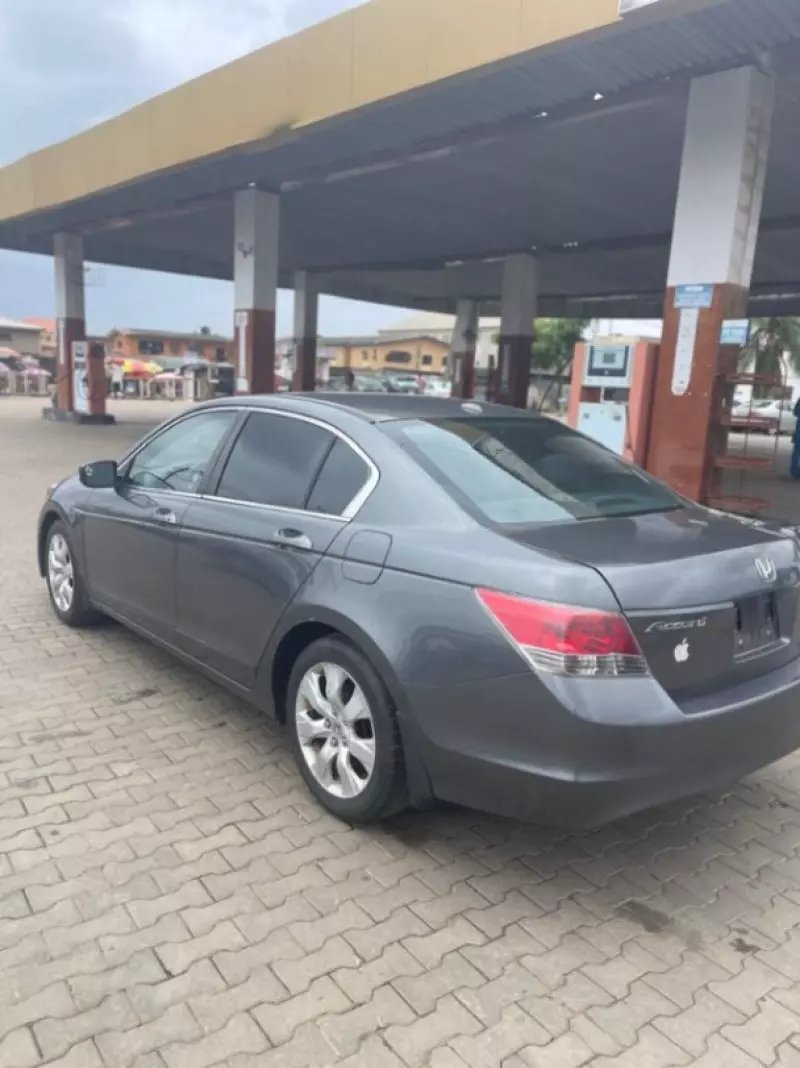 Honda Accord   - 2009