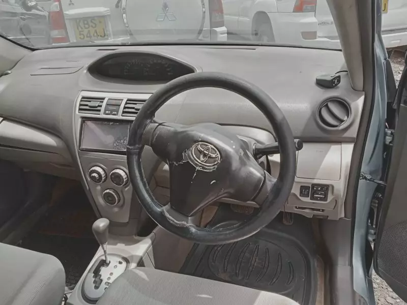 Toyota Belta   - 2001