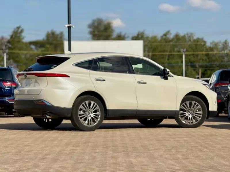 Toyota Harrier   - 2020