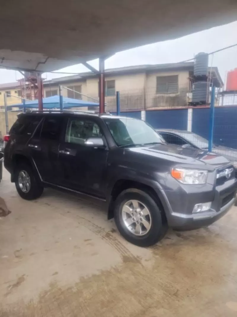 Toyota 4-Runner   - 2013