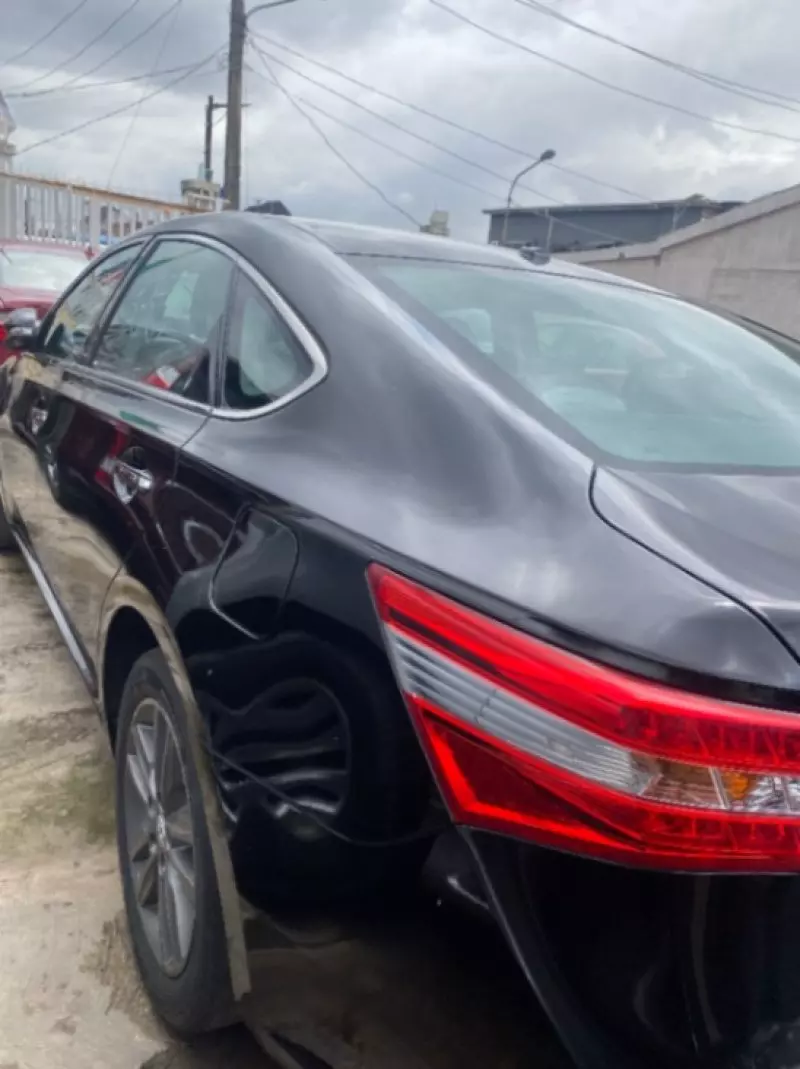 Toyota Avalon   - 2015