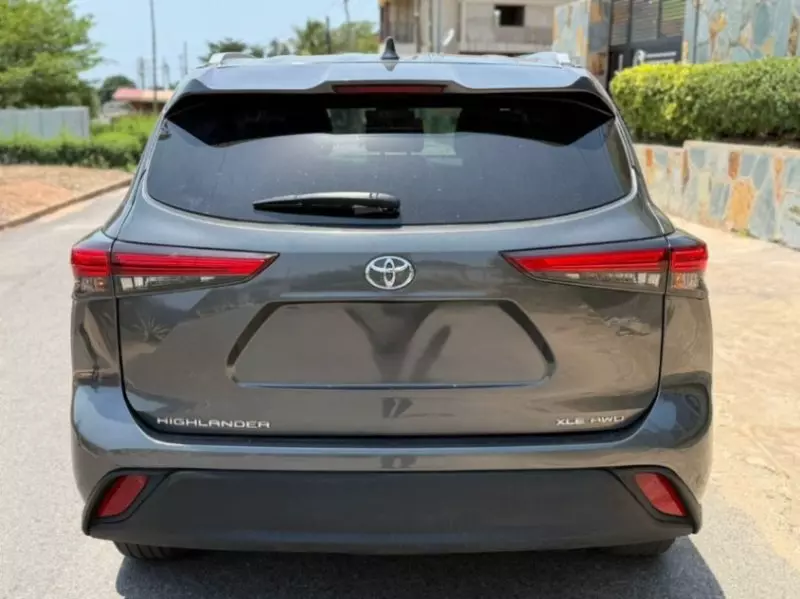 Toyota Highlander   - 2022