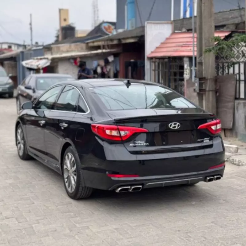 Hyundai Sonata   - 2015