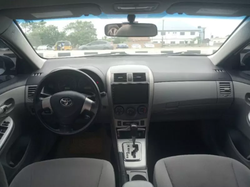 Toyota Corolla   - 2011