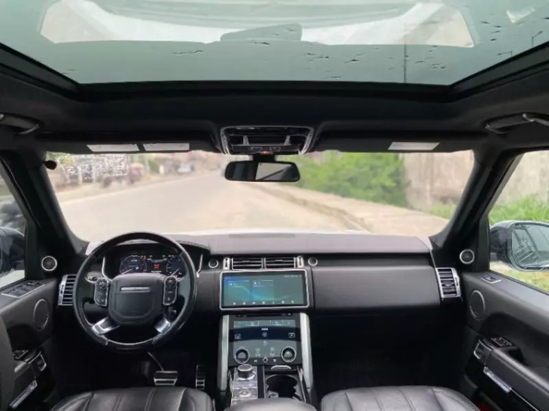 Land Rover Range Rover Vogue   - 2015