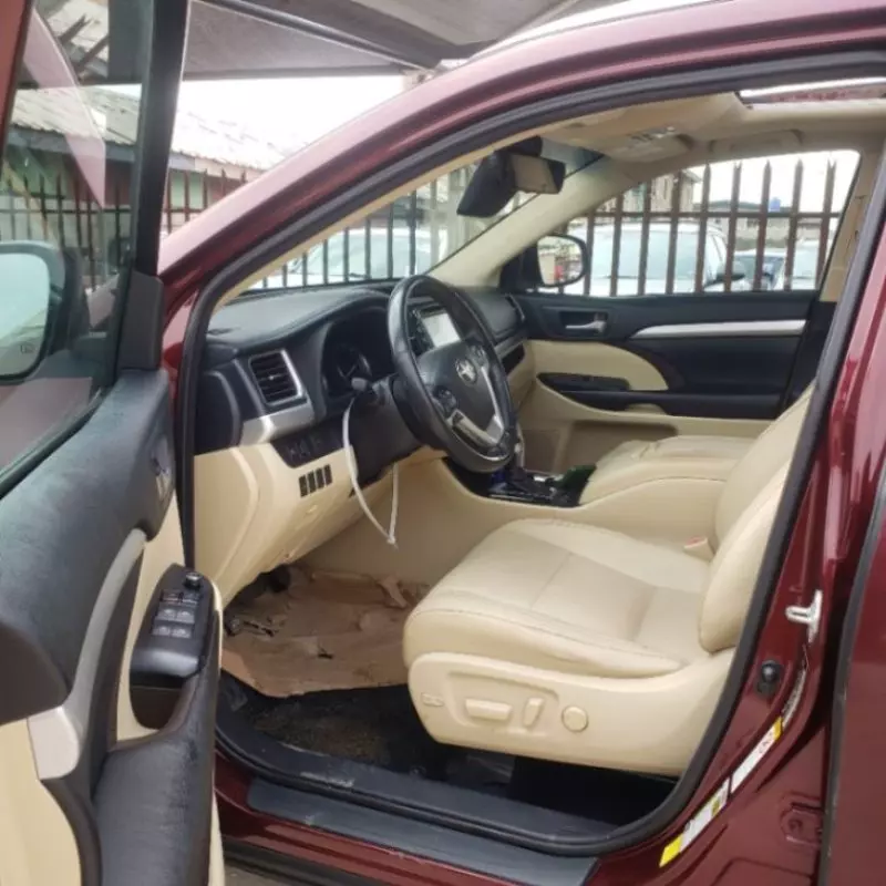 Toyota Highlander   - 2017