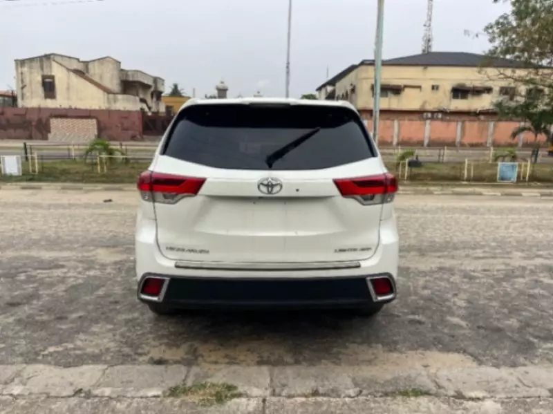 Toyota Highlander   - 2018