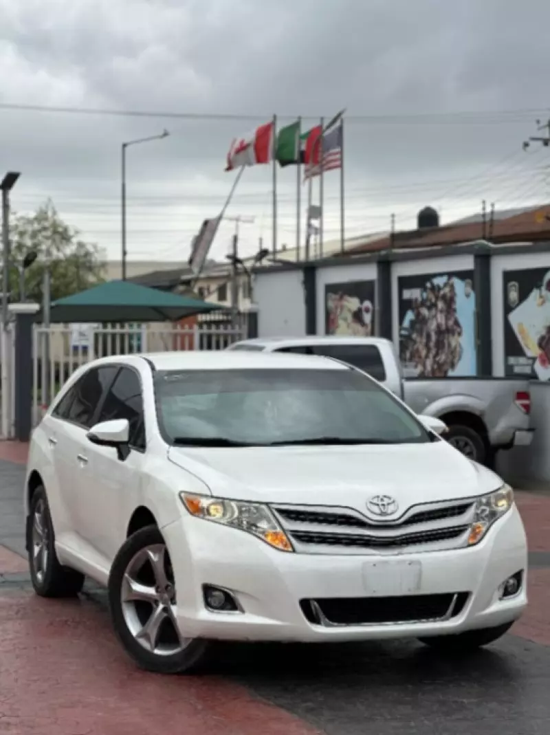 Toyota Venza   - 2013