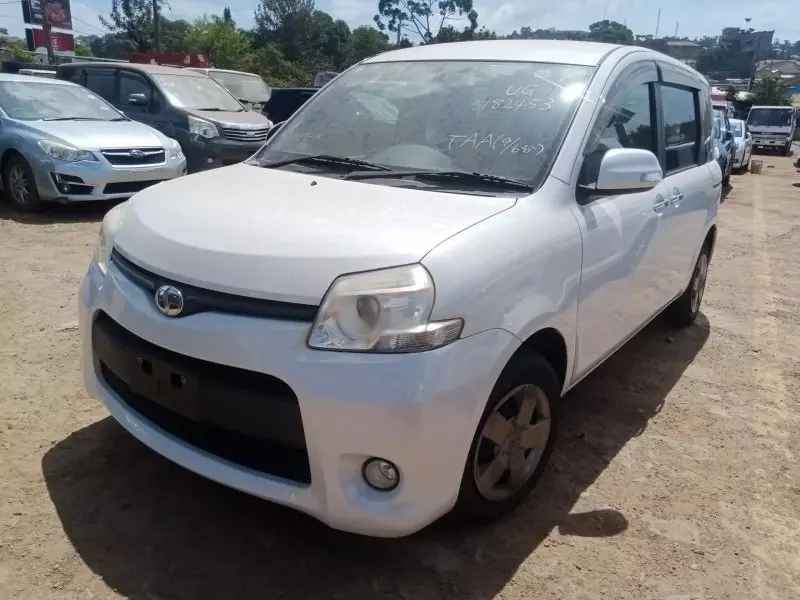 Toyota Sienta