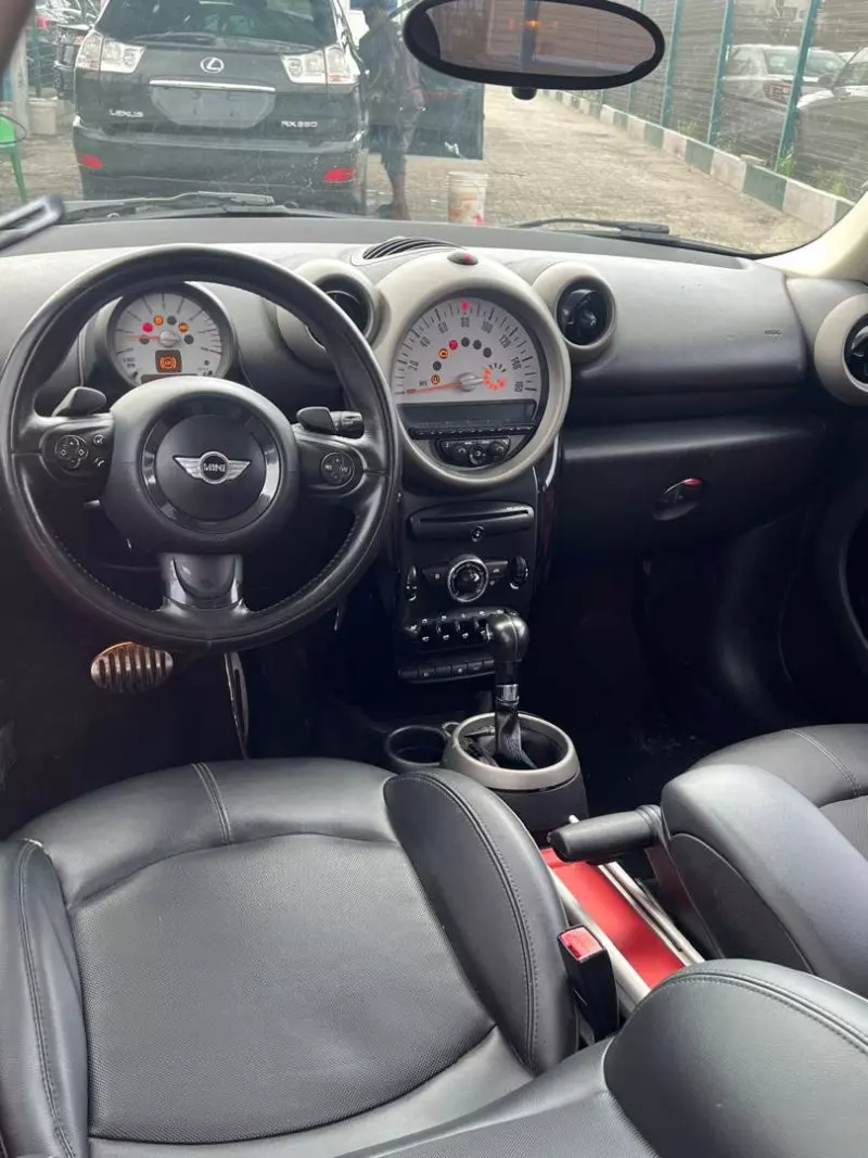 MINI Cooper   - 2012