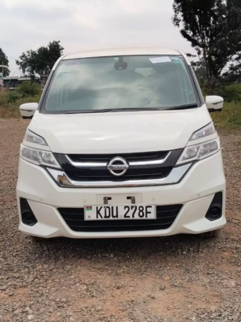 Nissan Serena   - 2018