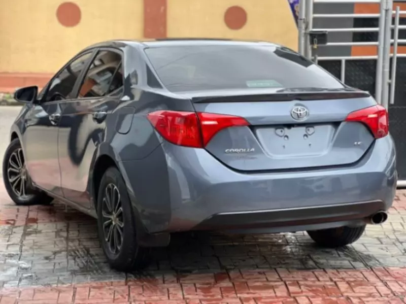 Toyota Camry   - 2014