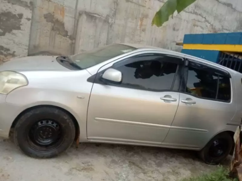 Toyota Raum    - 2008