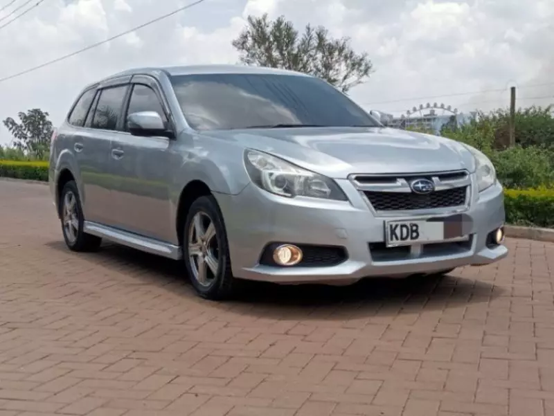 Subaru Legacy   - 2013