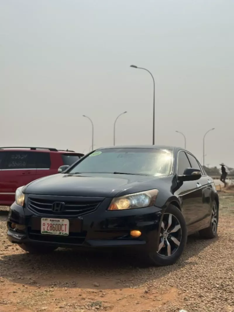 Honda Accord   - 2010