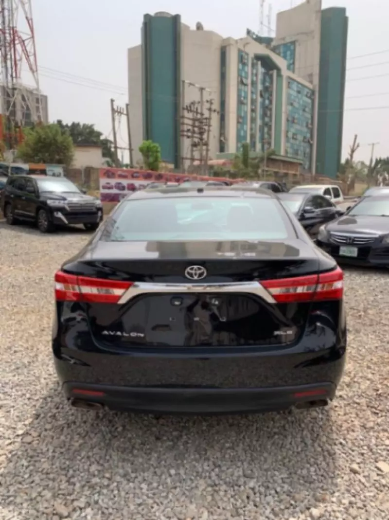 Toyota Avalon - 2013